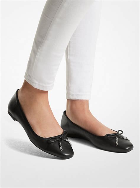 michael kors donkerblauwe leren ballerina|Nori Leather Ballet Flat .